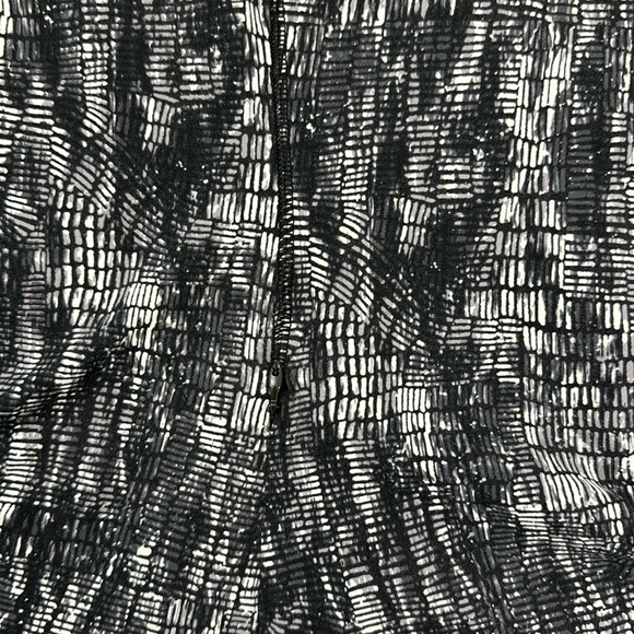 NWOT Lululemon size 10 long sleeve - Picture 4 of 4